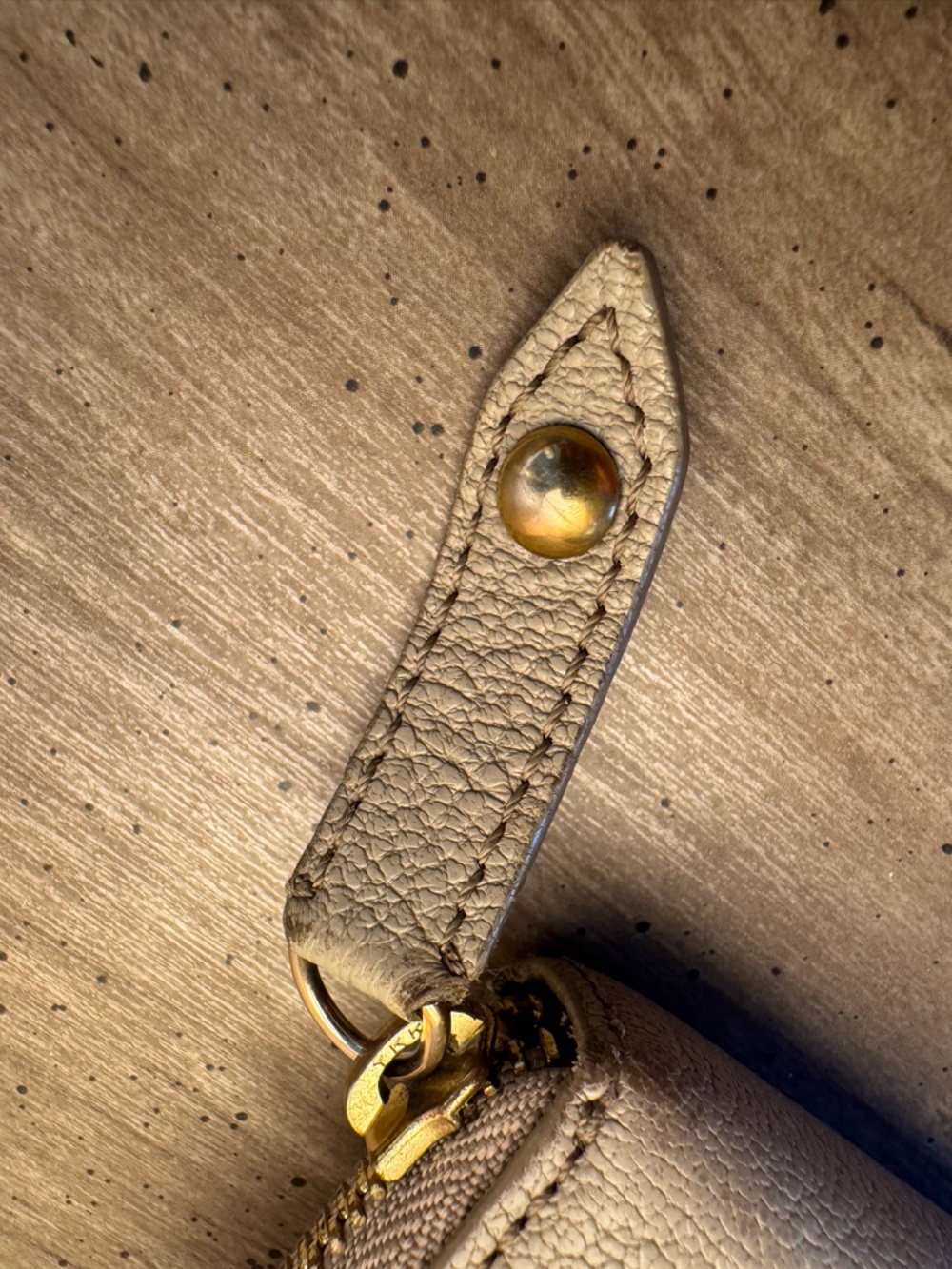 Burberry Cream Continental Leather Zip Wallet with Gold Plaque. - Picture 6 of 16